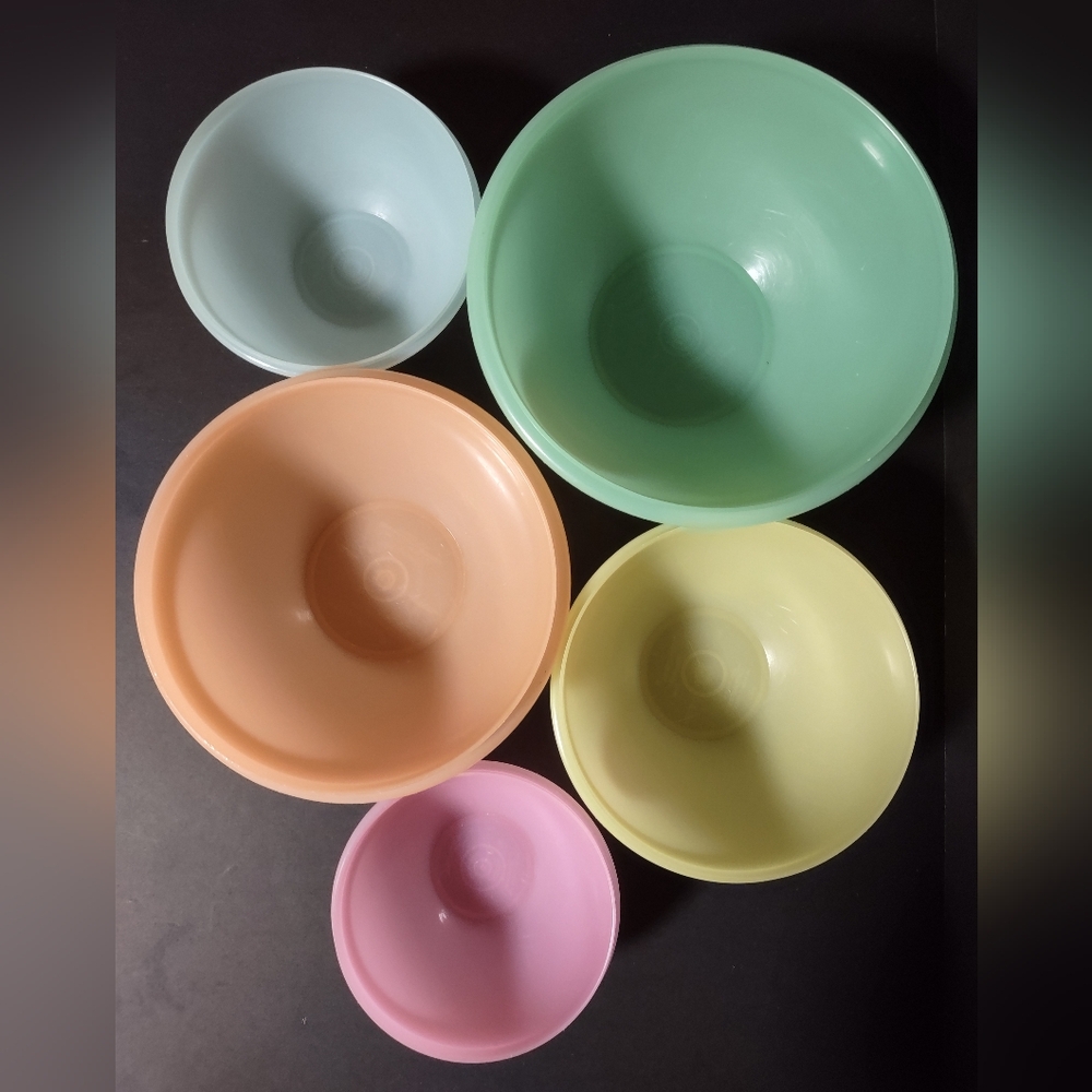 Vtg Tupperware Wonderlier Bowls Set of 5 Pastel Mixing Storing Nesting No Lid - Picture 2 of 5